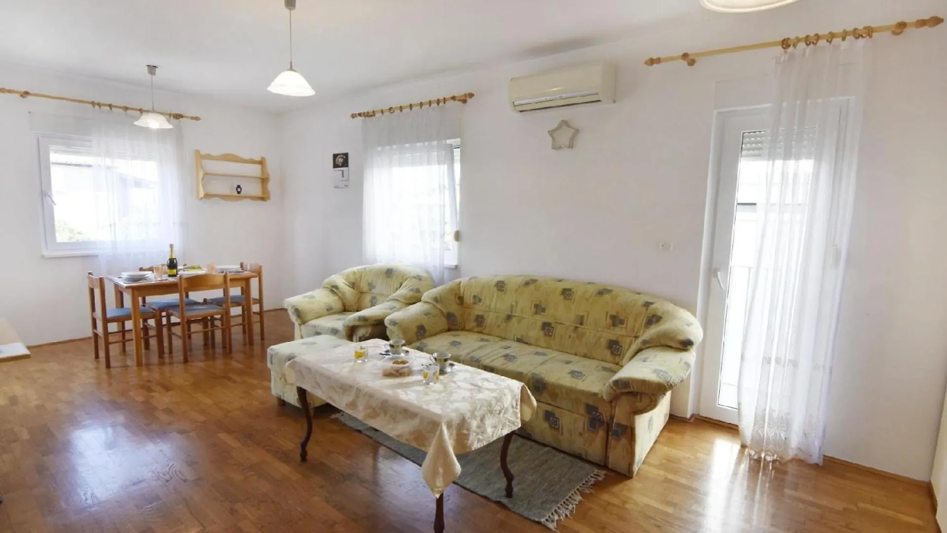아파트 Komfortable Wohnung In Strandnaehe 우마그
